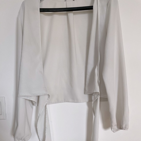 ARITZIA BABATON  tie up top - Picture 2 of 3